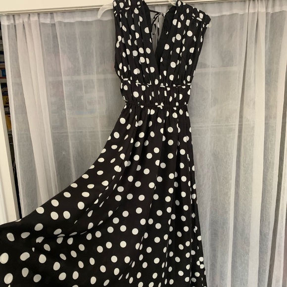 CELEB VIBES! Beautiful Silk Midi - NWT - Picture 4 of 6